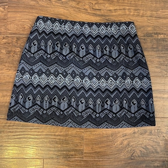 Athleta Fun Print Skirt W/Inner Pocket, Sz. M. - Picture 2 of 10